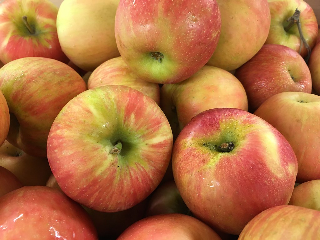 How Many Types of Apples are There