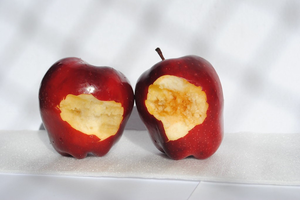 Signs That an Apple Has Spoiled