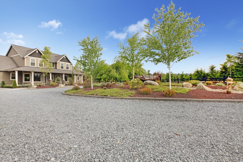 How to Permanently Kill Grass in Gravel Driveway